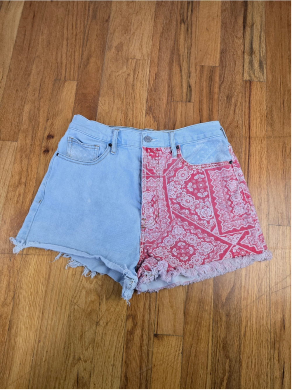 Women's PacSun Jean Shorts Size 28 Blue Red Bandana Print